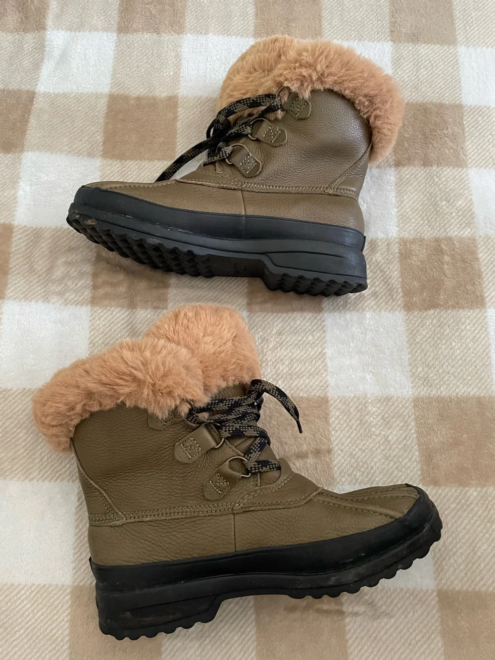 Sperry stylish olive